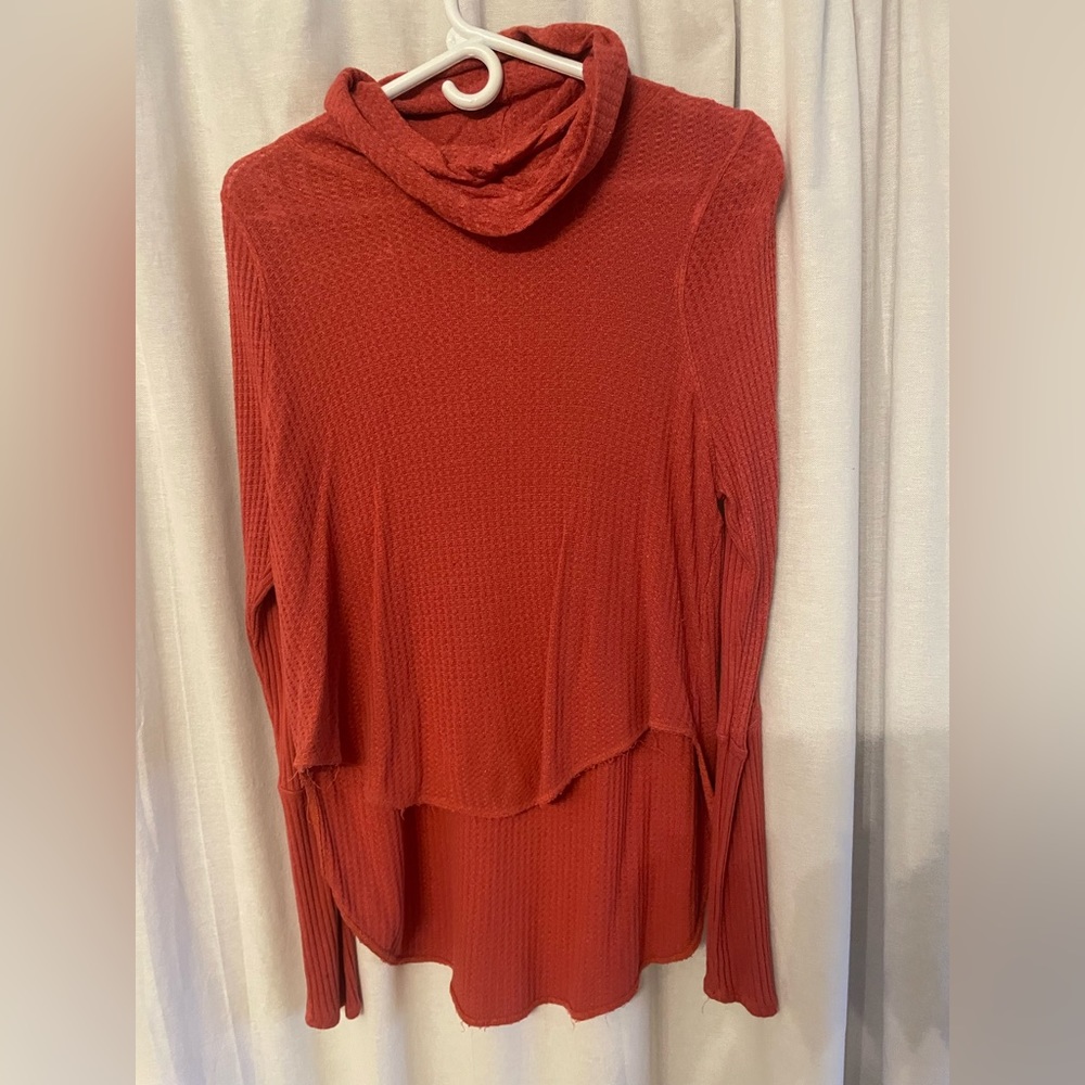 Red , FREE P , waffle knit shirt , casual comfort .